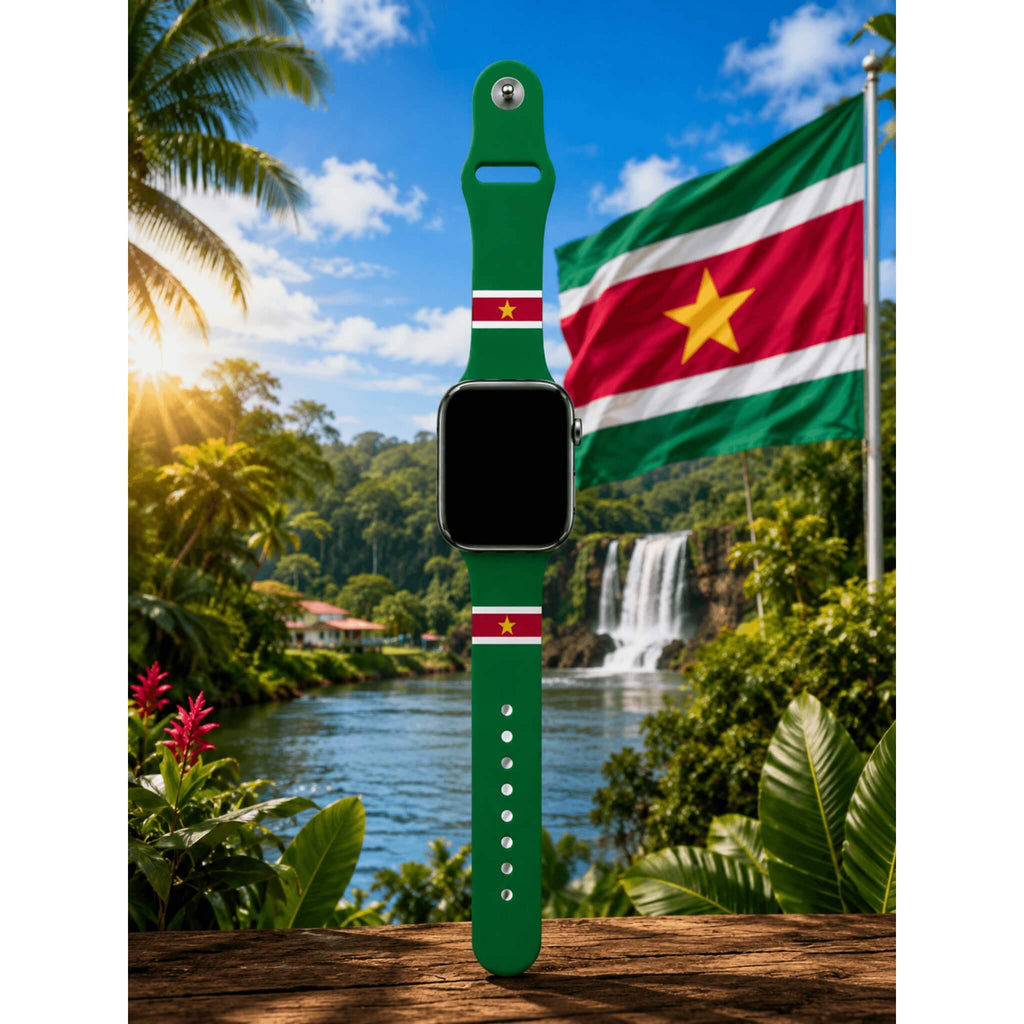 Groen Apple Watch horlogebandje met Surinaamse vlag op tropische Suriname achtergrond - BNationX