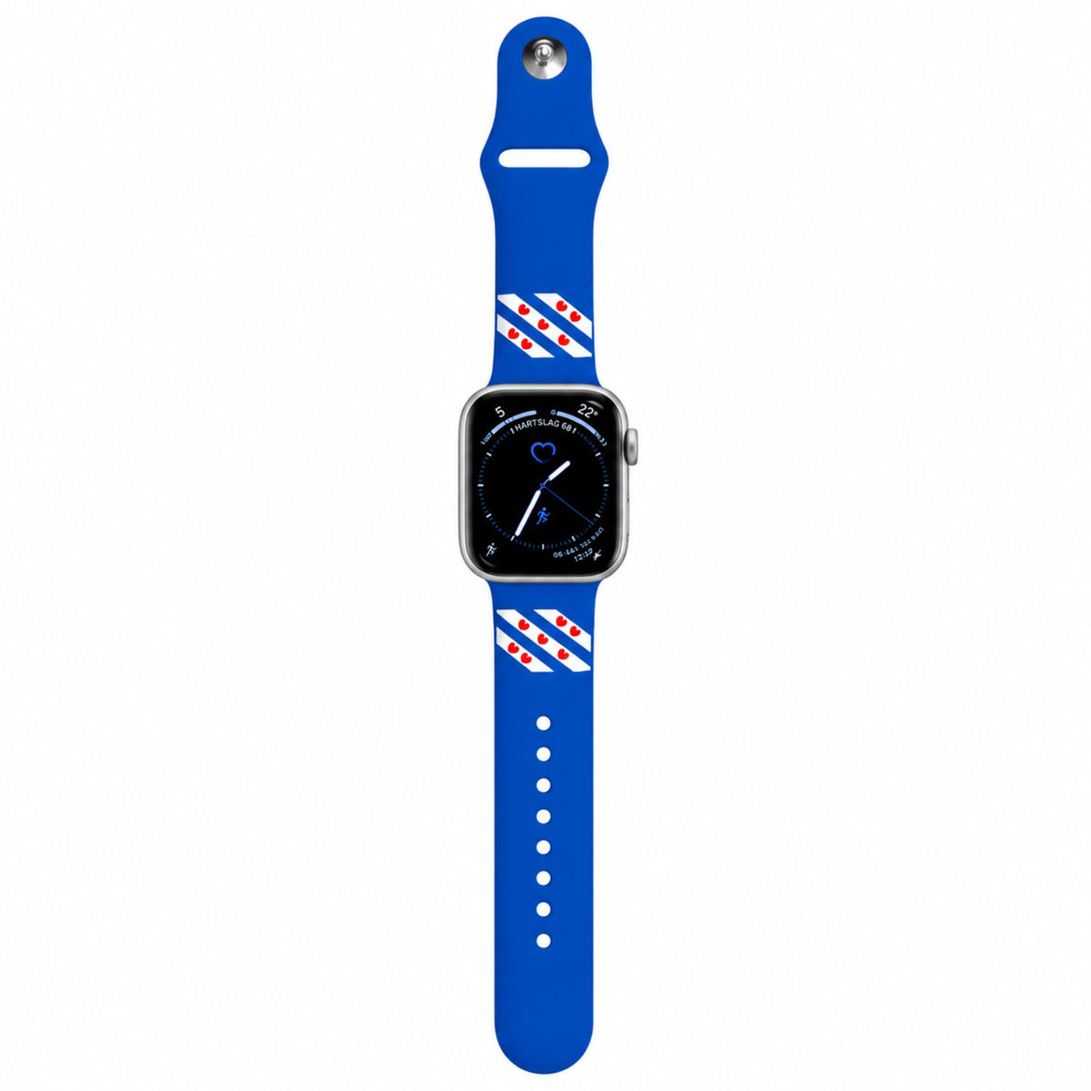 Blauw horlogebandje met Friese vlagdetails, afgebeeld met een smartwatch op een witte achtergrond.